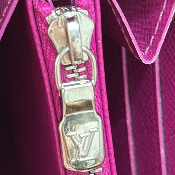 Authentic Louis Vuitton Purple Epi Long Wallet w/Snap Closure 🔥STUNNING🔥 - Picture 13 of 16